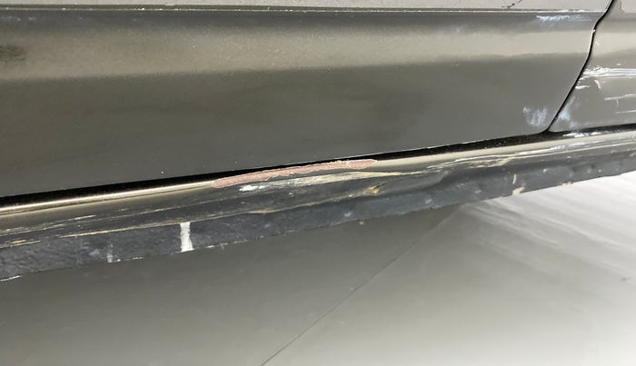 2019 Renault Kwid RXT 1.0 (O), Petrol, Manual, 64,974 km, Left running board - Slight discoloration