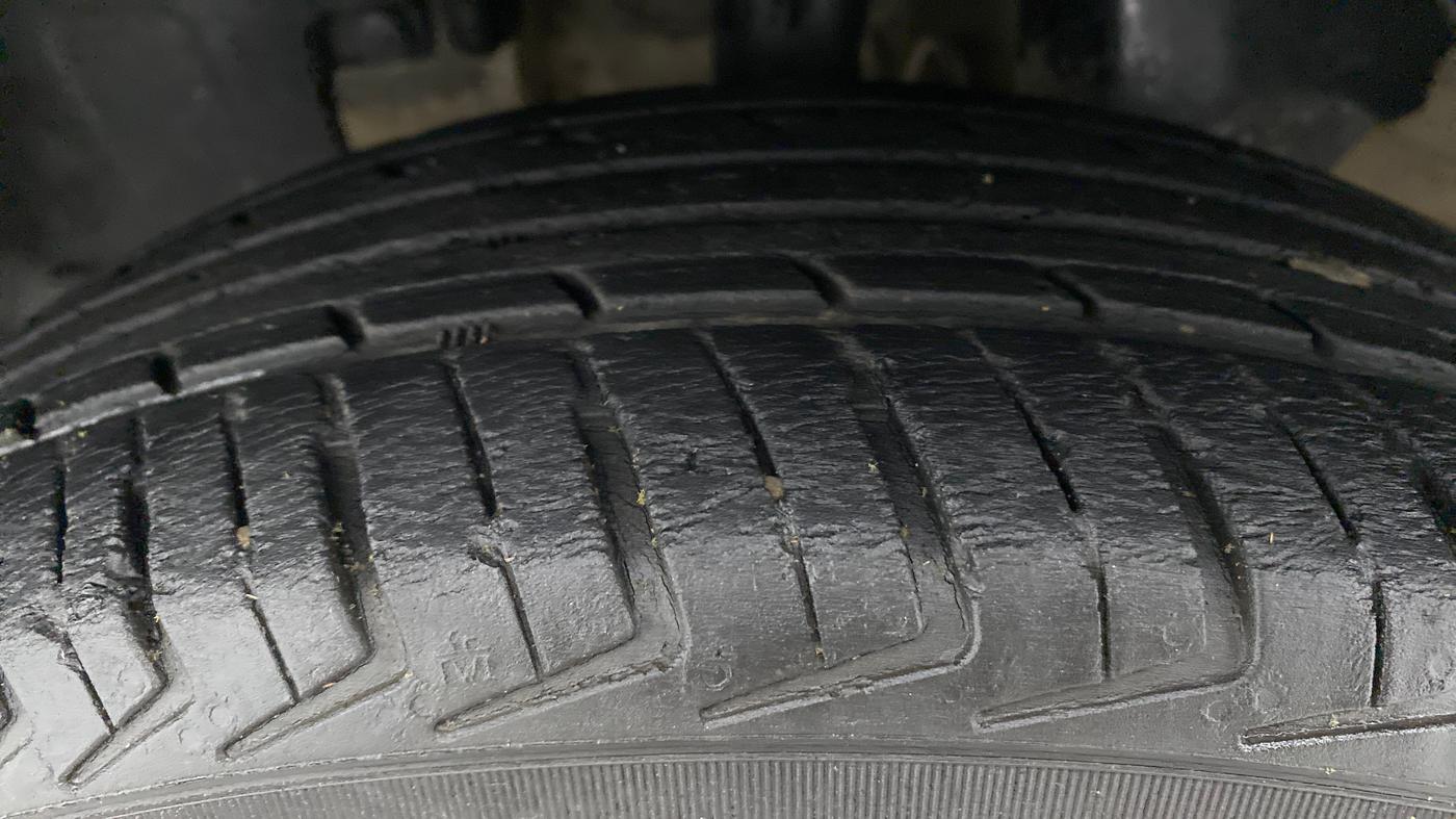 2019 Renault Kwid RXT 1.0 (O), Petrol, Manual, 64,974 km, Left Front Tyre Tread