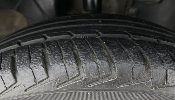 2019 Renault Kwid RXT 1.0 (O), Petrol, Manual, 64,974 km, Right Front Tyre Tread