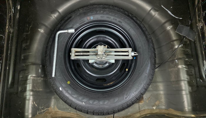 2019 Renault Kwid RXT 1.0 (O), Petrol, Manual, 64,974 km, Dicky (Boot door) - Tool missing