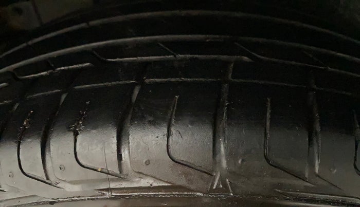 2022 Tata NEXON XZA PLUS SUNROOF PETROL, Petrol, Automatic, 33,110 km, Right Rear Tyre Tread
