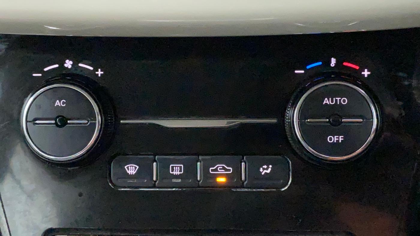 2022 Tata NEXON XZA PLUS SUNROOF PETROL, Petrol, Automatic, 33,110 km, Automatic Climate Control