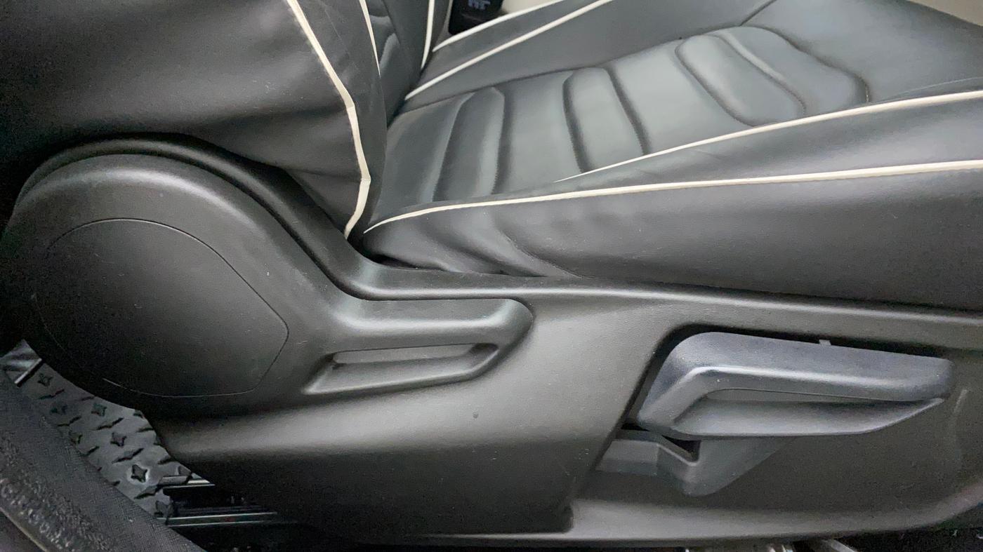 2022 Tata NEXON XZA PLUS SUNROOF PETROL, Petrol, Automatic, 33,110 km, Driver Side Adjustment Panel