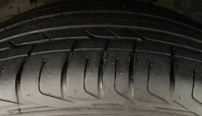 2022 Tata NEXON XZA PLUS SUNROOF PETROL, Petrol, Automatic, 33,110 km, Left Front Tyre Tread