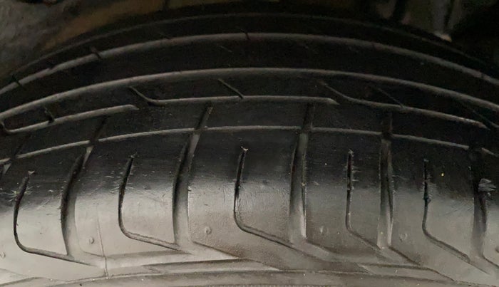 2022 Tata NEXON XZA PLUS SUNROOF PETROL, Petrol, Automatic, 33,110 km, Left Rear Tyre Tread