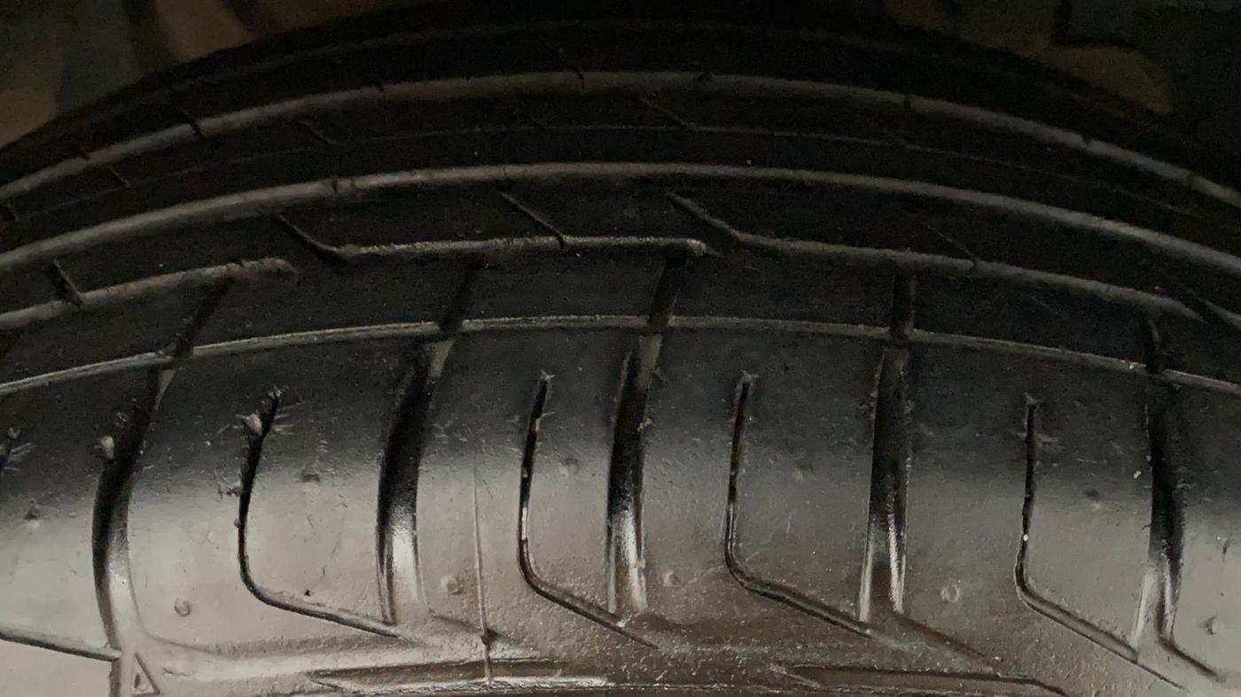 2022 Tata NEXON XZA PLUS SUNROOF PETROL, Petrol, Automatic, 33,110 km, Right Front Tyre Tread