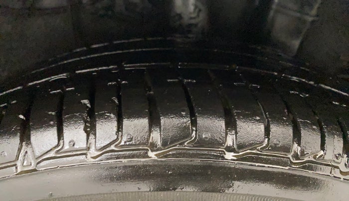 2015 Hyundai Xcent SX AT 1.2 (O), Petrol, Automatic, 80,432 km, Left Rear Tyre Tread