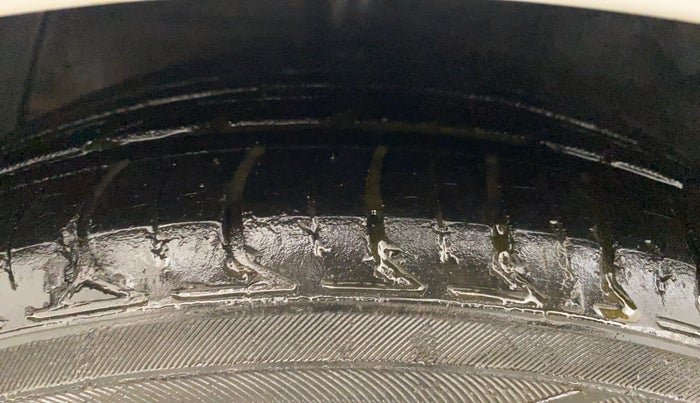 2015 Hyundai Xcent SX AT 1.2 (O), Petrol, Automatic, 80,432 km, Right Rear Tyre Tread