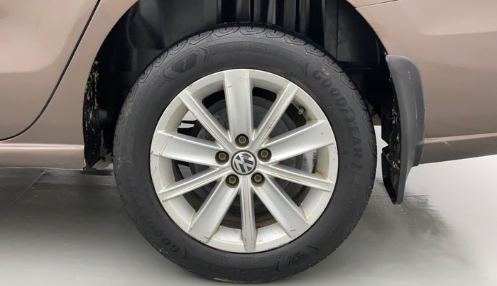 2015 Volkswagen Vento HIGHLINE 1.6 MPI, Petrol, Manual, 87,242 km, Left Rear Wheel