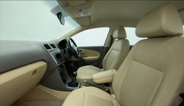2015 Volkswagen Vento HIGHLINE 1.6 MPI, Petrol, Manual, 87,242 km, Right Side Front Door Cabin
