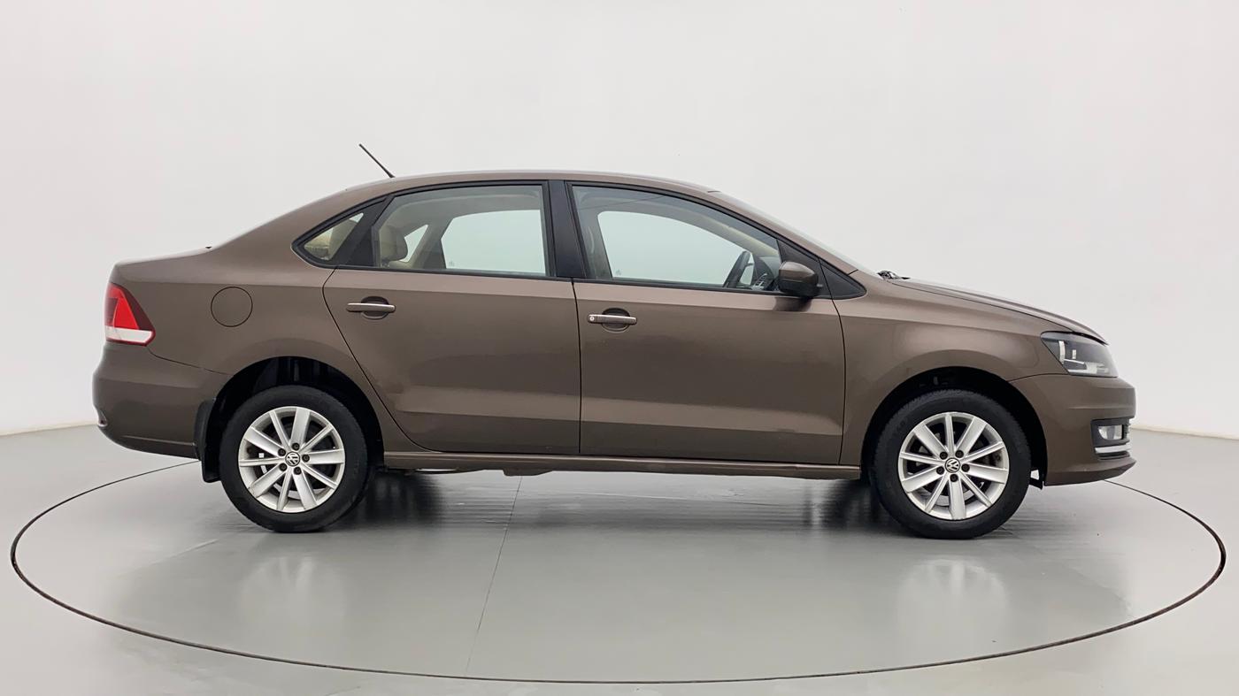 2015 Volkswagen Vento HIGHLINE 1.6 MPI, Petrol, Manual, 87,242 km, Right Side View