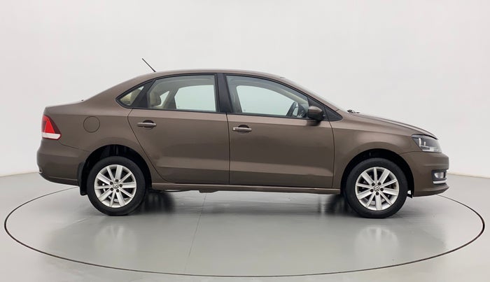 2015 Volkswagen Vento HIGHLINE 1.6 MPI, Petrol, Manual, 87,242 km, Right Side View