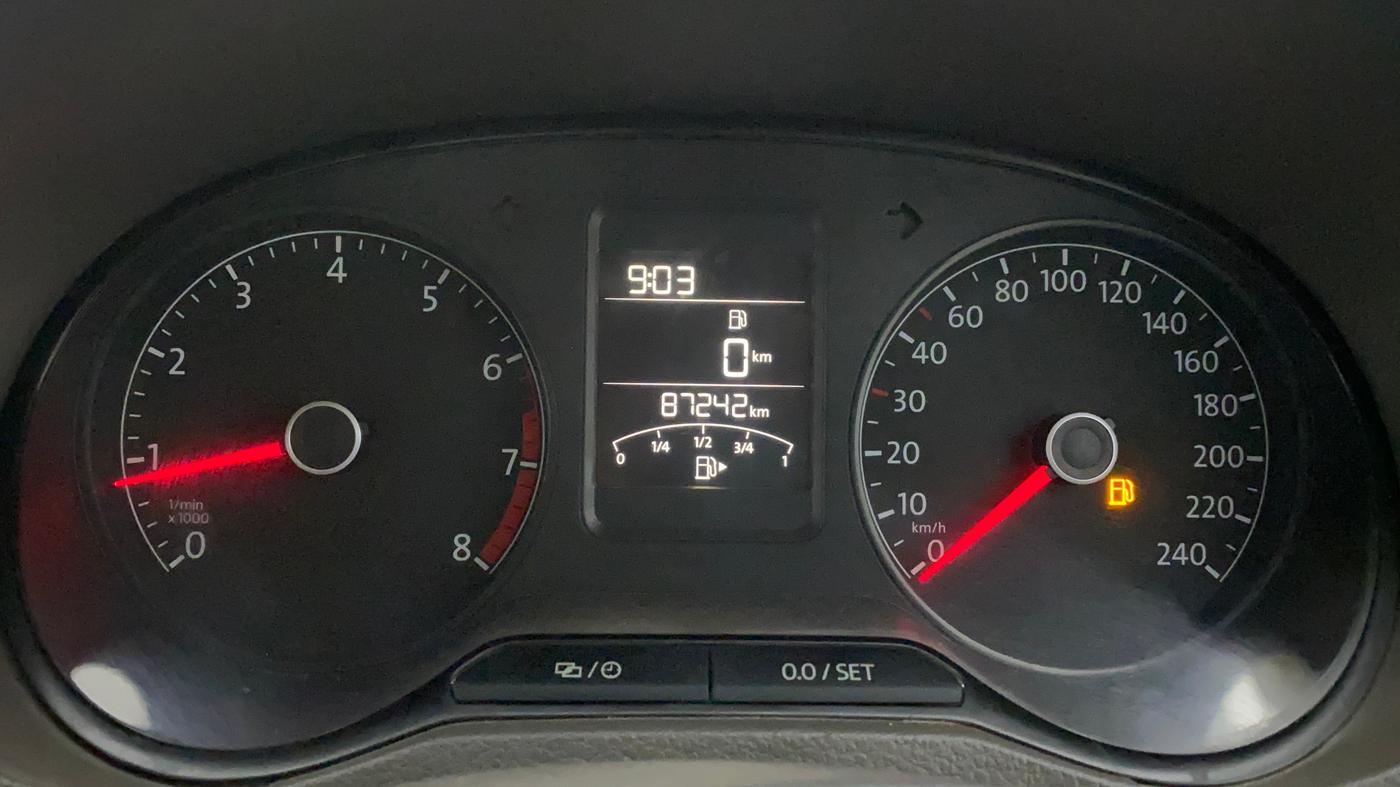 2015 Volkswagen Vento HIGHLINE 1.6 MPI, Petrol, Manual, 87,242 km, Odometer Image