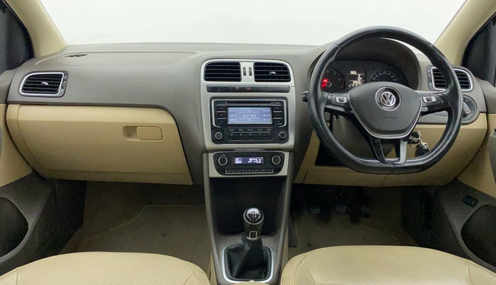 2015 Volkswagen Vento HIGHLINE 1.6 MPI, Petrol, Manual, 87,242 km, Dashboard