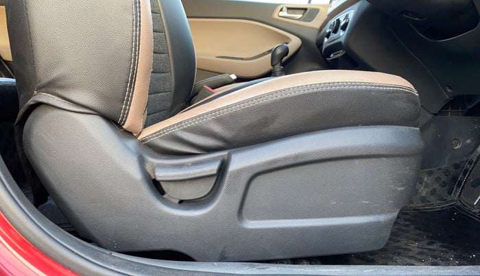 2019 Hyundai Elite i20 MAGNA PLUS 1.2, Petrol, Manual, 18,514 km, Driver Side Adjustment Panel