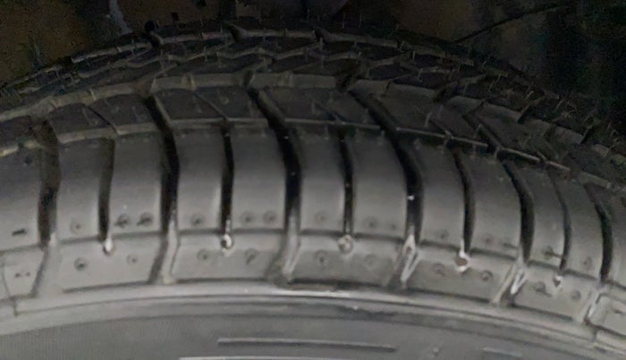 2014 Honda Amaze 1.2L I-VTEC S, Petrol, Manual, 40,366 km, Right Front Tyre Tread