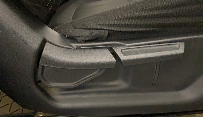 2019 Hyundai VENUE SX PLUS 1.0 TURBO DCT, Petrol, Automatic, 42,674 km, Driver Side Adjustment Panel