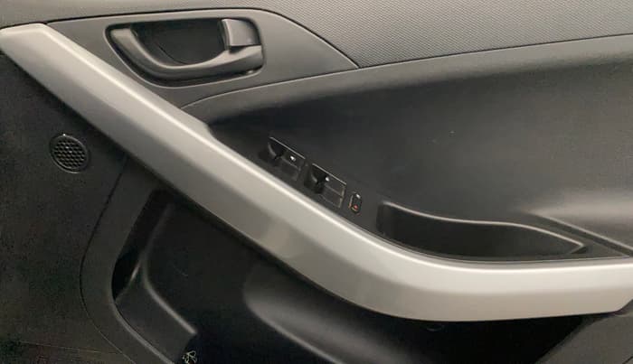 2021 Tata NEXON XMA PETROL, Petrol, Automatic, 41,934 km, Driver Side Door Panels Control