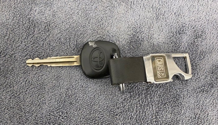 2011 Toyota Etios G, Petrol, Manual, 51,710 km, Key Close Up