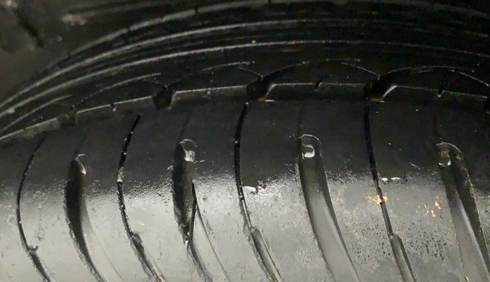 2011 Toyota Etios G, Petrol, Manual, 51,710 km, Left Rear Tyre Tread