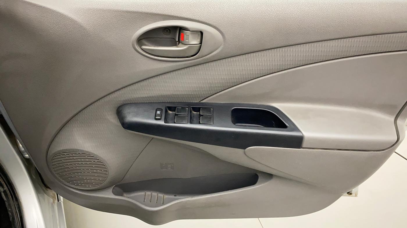 2011 Toyota Etios G, Petrol, Manual, 51,710 km, Driver Side Door Panels Control