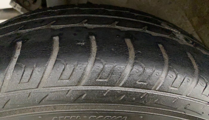 2011 Maruti Wagon R 1.0 VXI, Petrol, Manual, 1,00,490 km, Left Rear Tyre Tread