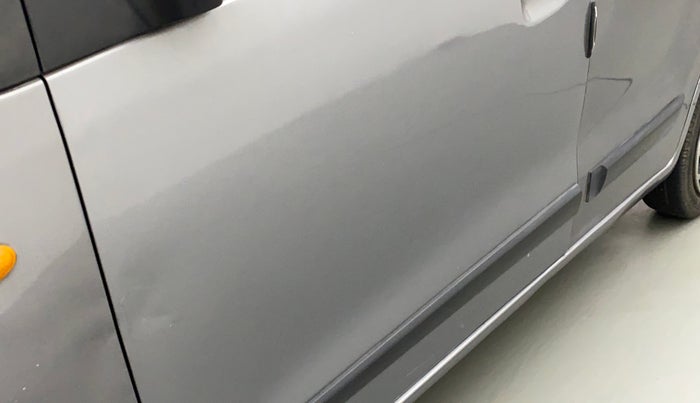 2011 Maruti Wagon R 1.0 VXI, Petrol, Manual, 1,00,490 km, Front passenger door - Slightly dented