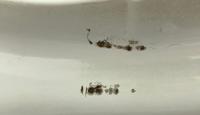 2016 Tata Tiago XE PETROL, Petrol, Manual, 1,01,386 km, Dicky (Boot door) - Minor rust Inside Panel