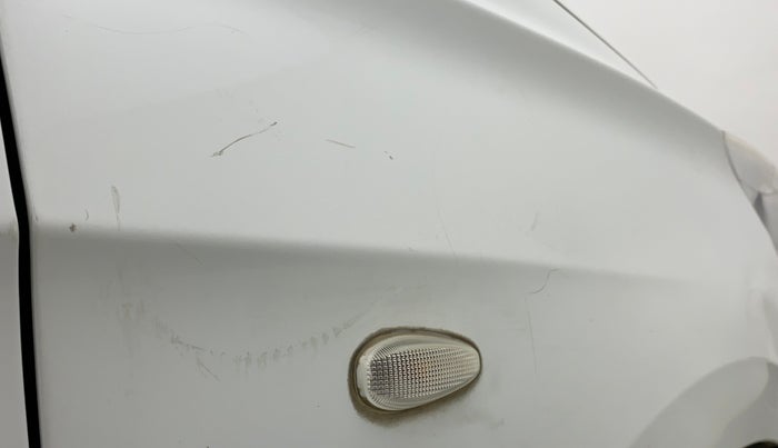 2016 Tata Tiago XE PETROL, Petrol, Manual, 1,01,386 km, Right fender - Minor scratches