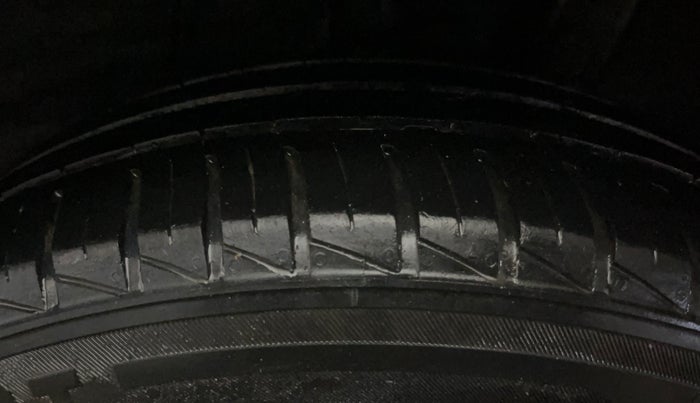 2020 Hyundai GRAND I10 NIOS MAGNA 1.2 KAPPA VTVT, Petrol, Manual, 21,414 km, Left Rear Tyre Tread