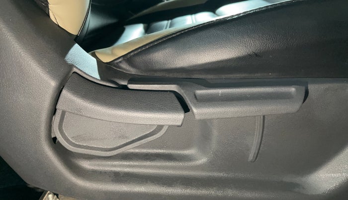 2020 Hyundai GRAND I10 NIOS MAGNA 1.2 KAPPA VTVT, Petrol, Manual, 21,414 km, Driver Side Adjustment Panel