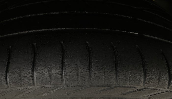 2018 Tata NEXON XMA PETROL, Petrol, Automatic, 72,443 km, Left Rear Tyre Tread