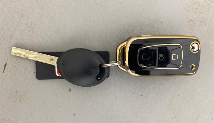 2018 Tata NEXON XMA PETROL, Petrol, Automatic, 72,443 km, Key Close Up