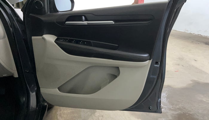 2021 KIA SONET HTX 1.5, Diesel, Manual, 75,434 km, Driver Side Door Panels Control
