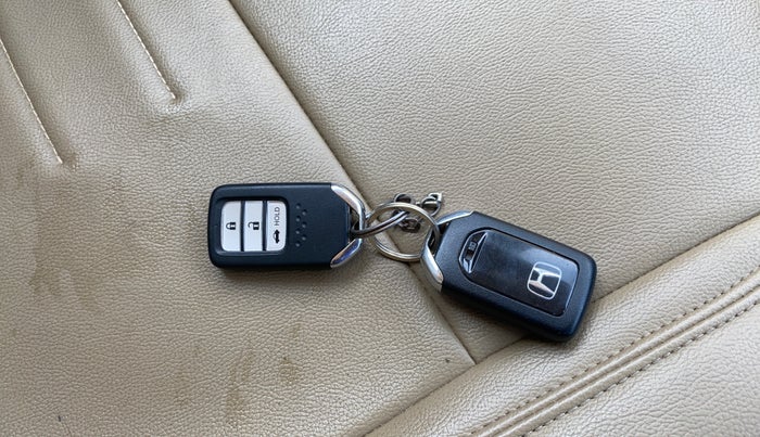 2018 Honda Amaze 1.2L I-VTEC V CVT, Petrol, Automatic, 39,142 km, Key Close Up