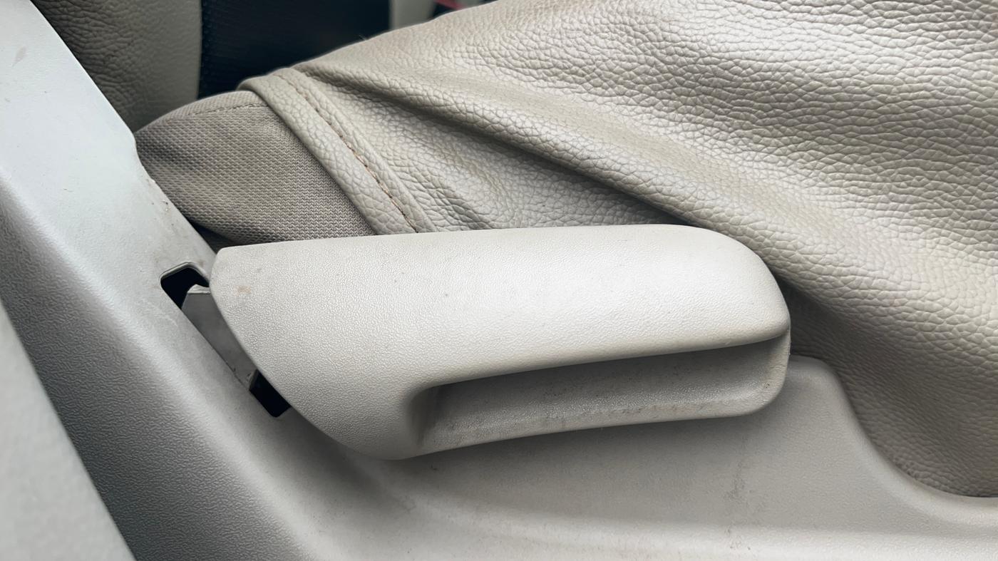 2018 Maruti Celerio VXI, Petrol, Manual, 79,650 km, Driver Side Adjustment Panel