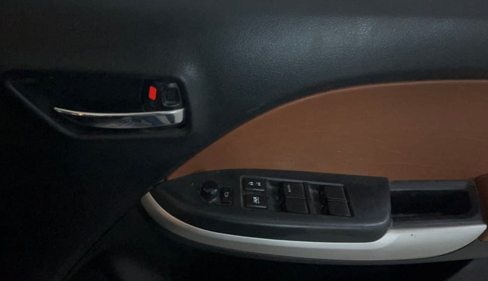 2016 Maruti Baleno DELTA PETROL 1.2, Petrol, Manual, 61,806 km, Driver Side Door Panels Control