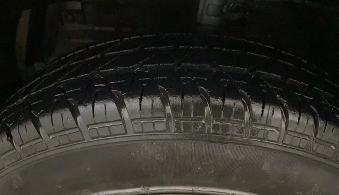 2017 Maruti Swift LXI (O), Petrol, Manual, 16,007 km, Left Front Tyre Tread