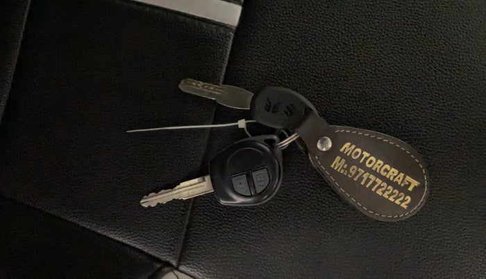 2017 Maruti Swift LXI (O), Petrol, Manual, 16,007 km, Key Close Up