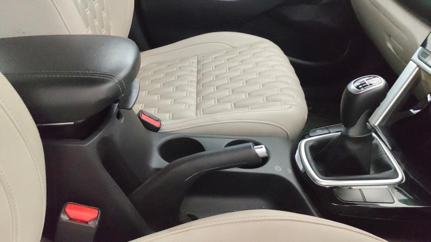 2022 KIA SELTOS HTX PETROL 1.5, Petrol, Manual, 39,609 km, Gear Lever
