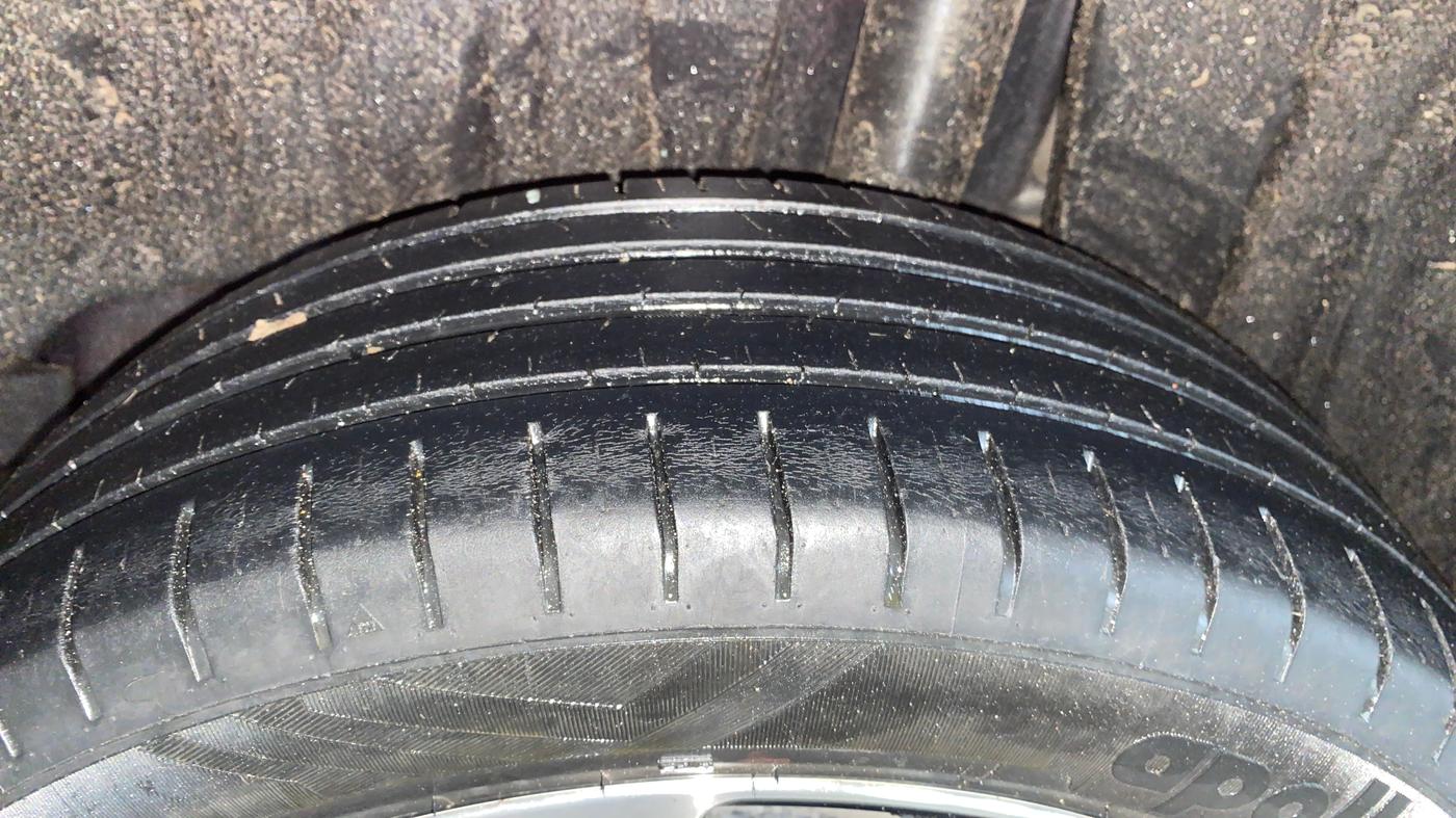 2022 Toyota Glanza V, Petrol, Manual, 32,320 km, Left Rear Tyre Tread