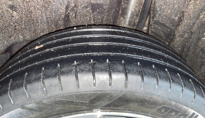 2022 Toyota Glanza V, Petrol, Manual, 32,320 km, Left Rear Tyre Tread