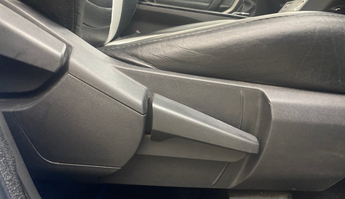 2021 Renault Kiger RXZ AMT, Petrol, Automatic, 42,389 km, Driver Side Adjustment Panel