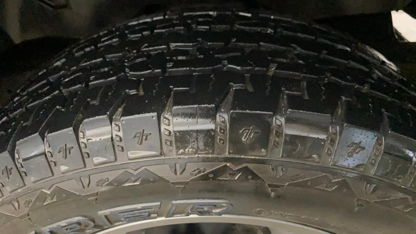 2024 Mahindra Thar LX P 2WD AT HT, Petrol, Automatic, 37,142 km, Left Rear Tyre Tread