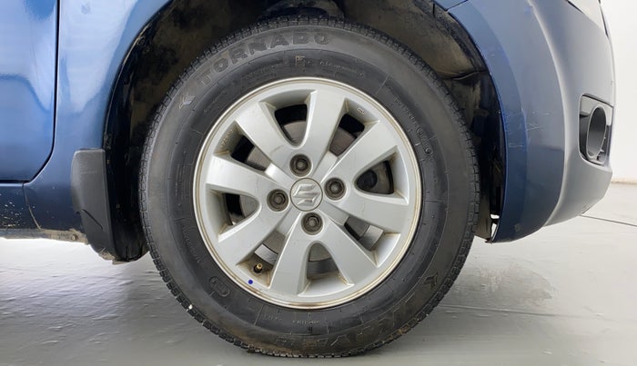 2010 Maruti Ritz ZXI, Petrol, Manual, 83,901 km, Right Front Wheel