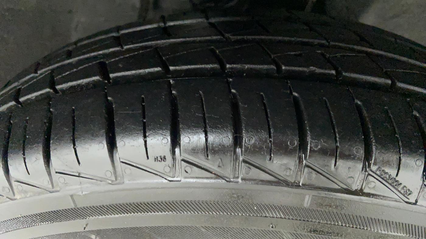 2020 Maruti Alto LXI, Petrol, Manual, 3,542 km, Right Front Tyre Tread