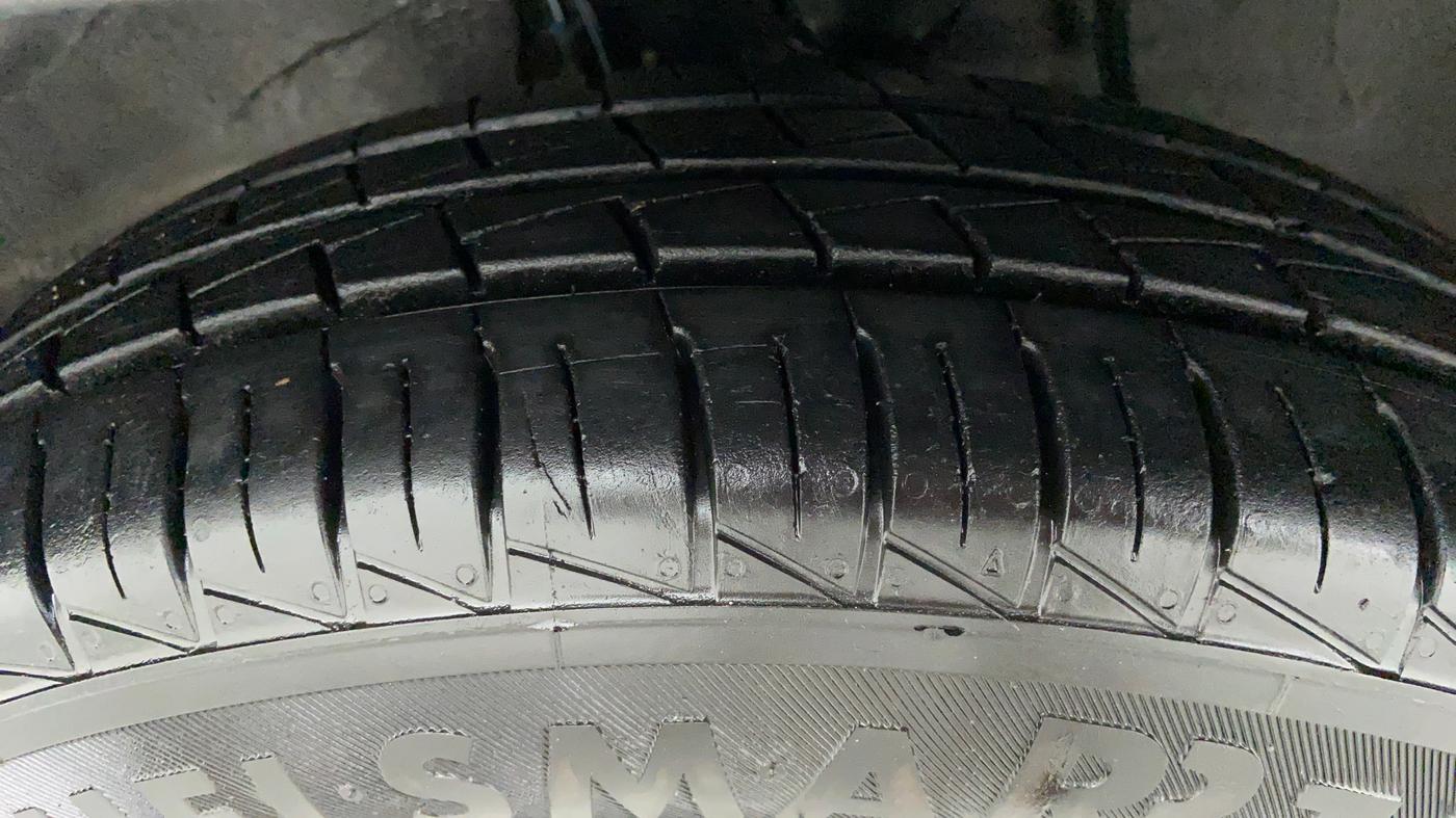 2020 Maruti Alto LXI, Petrol, Manual, 3,542 km, Left Front Tyre Tread
