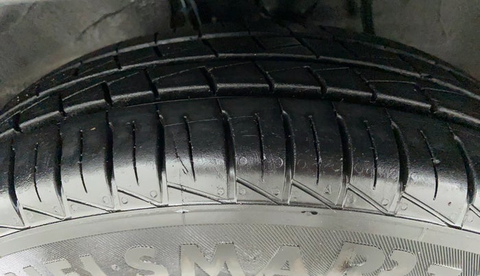 2020 Maruti Alto LXI, Petrol, Manual, 3,542 km, Left Front Tyre Tread