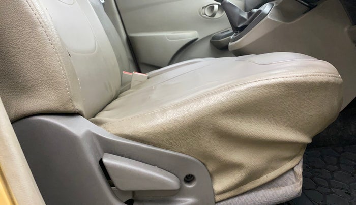 2016 Datsun Go Plus T, Petrol, Manual, 40,225 km, Driver Side Adjustment Panel