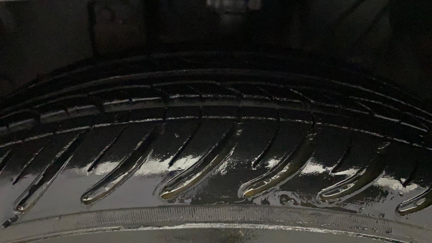 2016 Datsun Redi Go S, Petrol, Manual, 29,593 km, Left Front Tyre Tread
